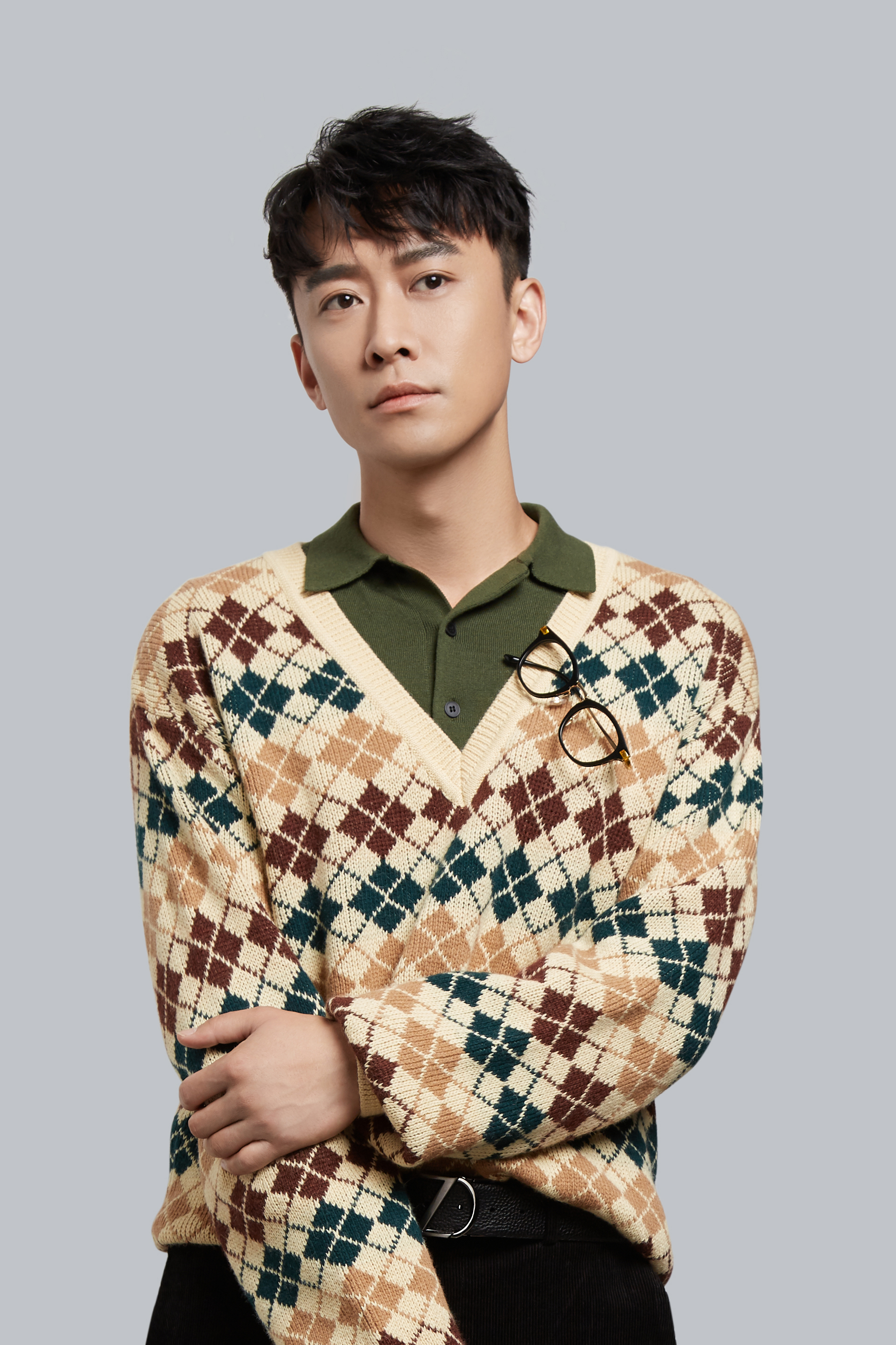 ntblp5o">郑奇,1984年8月4日出生于黑龙江省哈尔滨市,中国内地男演员