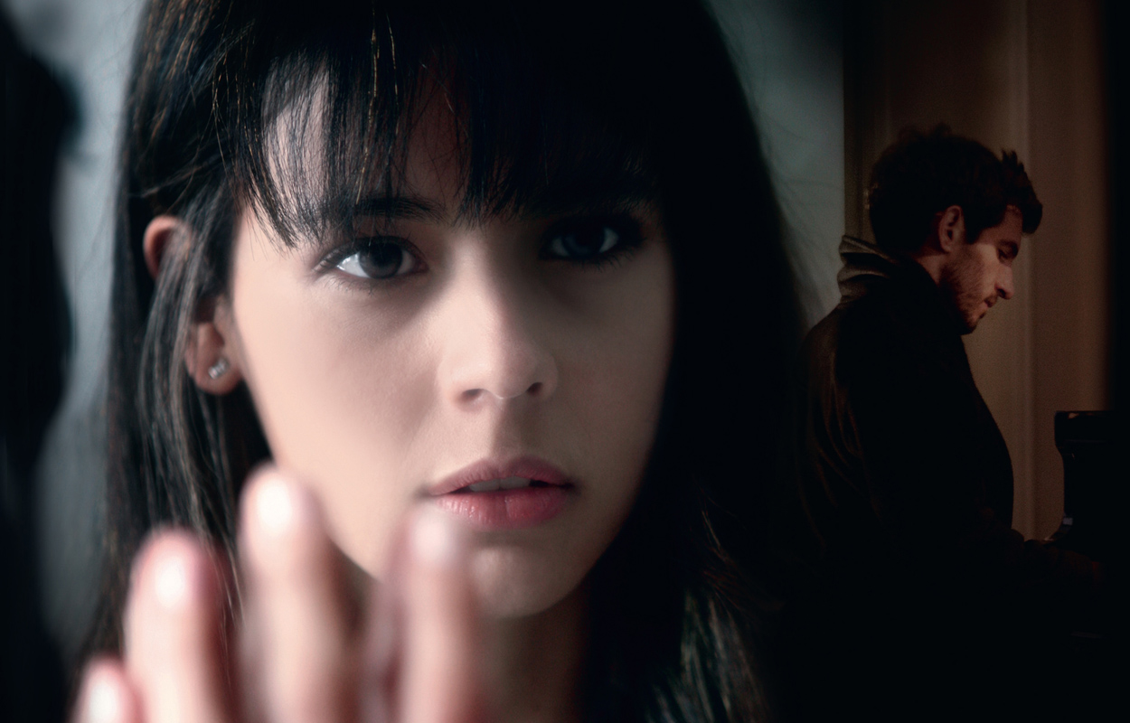  p>《黑暗面》是2011年的惊悚电影,由 a href="#" data-lemmaid="