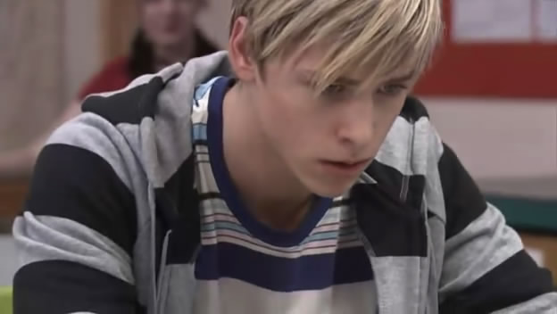  p>《皮囊第一季》是英国e4频道推出,paul gay执导,aprilpearson