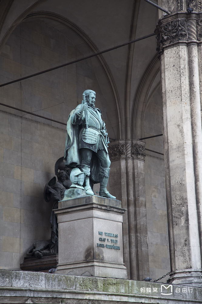 统帅堂坐落于巴伐利亚首府 a target="_blank" href="/item/慕尼黑