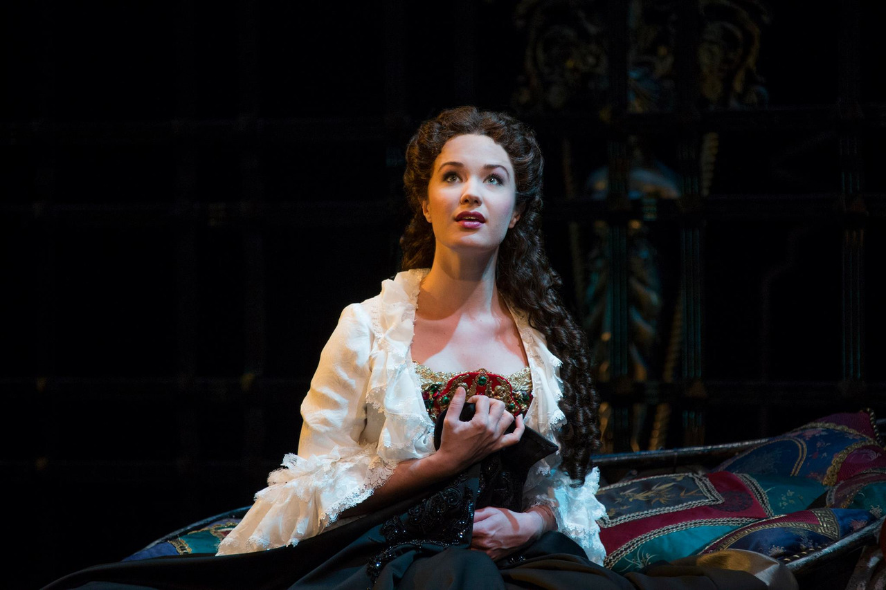 席爱拉·博格斯