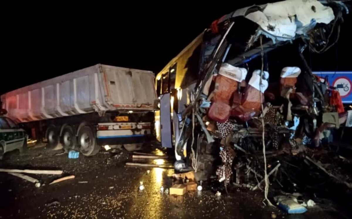 2021年12月7日伊朗卡尚-库姆高速公路特大交通事故