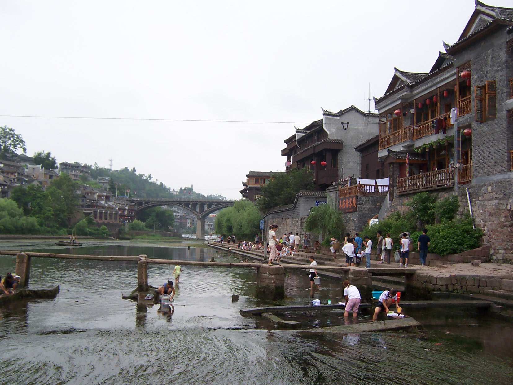  p>凤凰镇,隶属于安徽省 a target="_blank" href="/item/淮南市