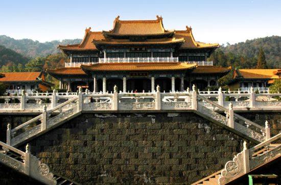  p data-id="gnwnj9rd5v">西隐禅寺,位于浙江省宁波市余姚市辖镇大隐