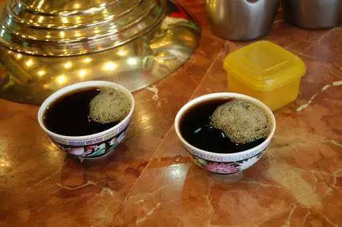  p>壮家凉茶产于广西壮族.