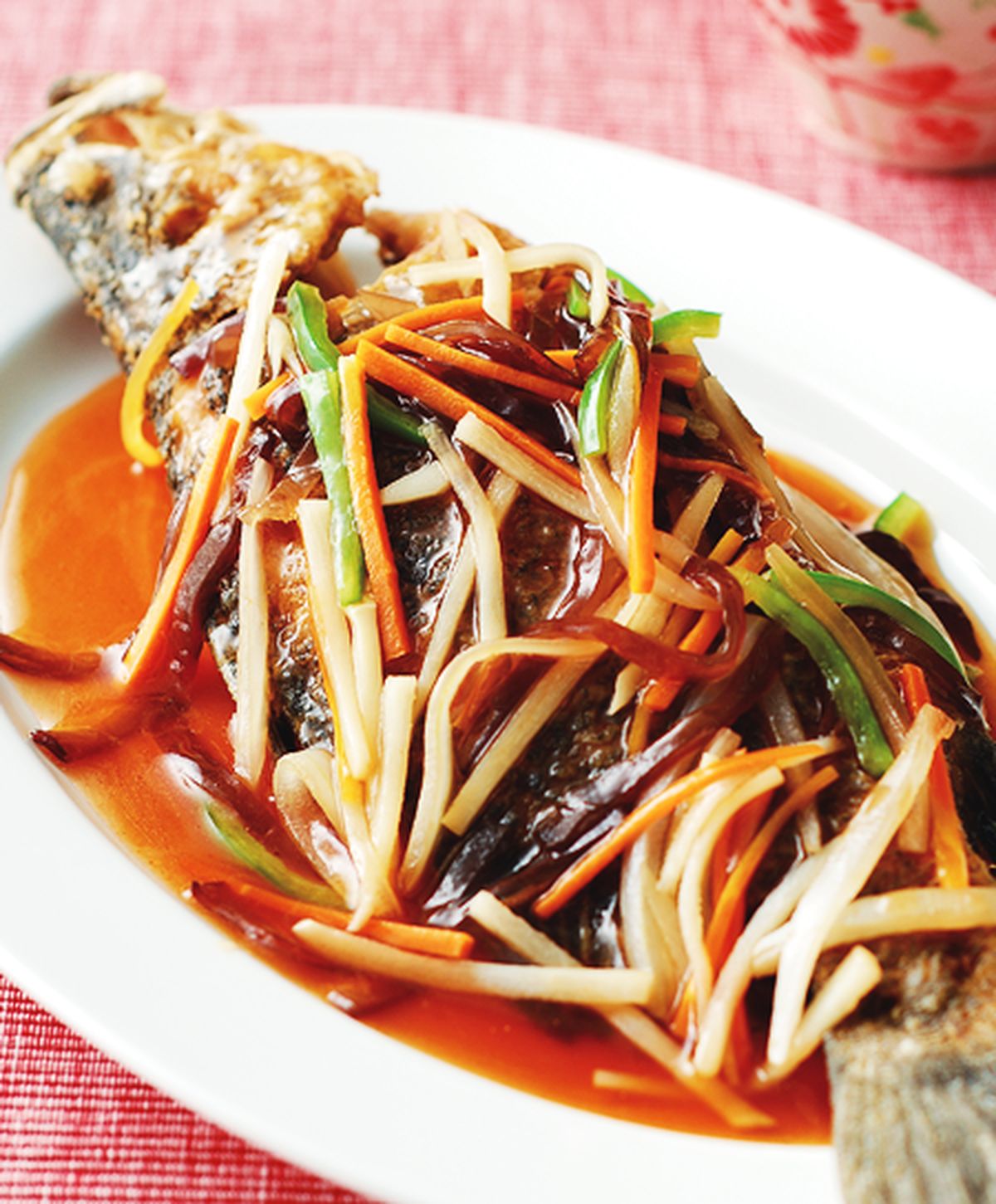  p>五柳鱼是一道色香味俱全的地方名菜,属于川菜系或杭州菜.