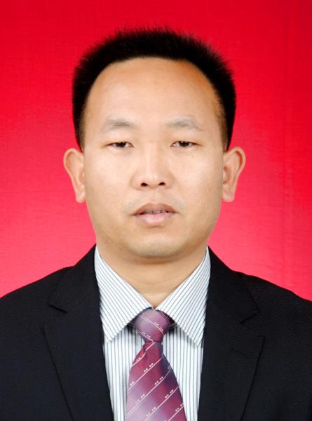  p>李小三,现任云南省德宏傣族景颇族自治州陇川县民政局党组书记