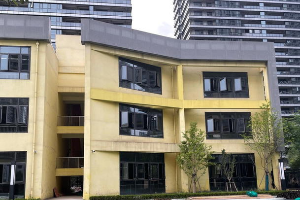  p>滨湖天地位于杭州市临安临安,由 a target="_blank" href="/item