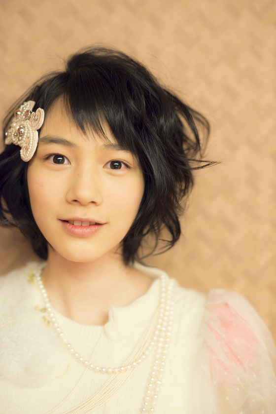  p>能年玲奈,1993年7月13日出生于日本兵库县,演员,模特.