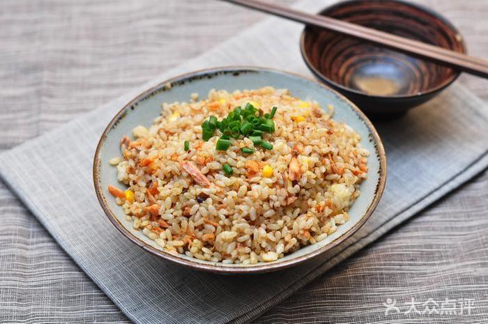 xo酱三文鱼炒饭