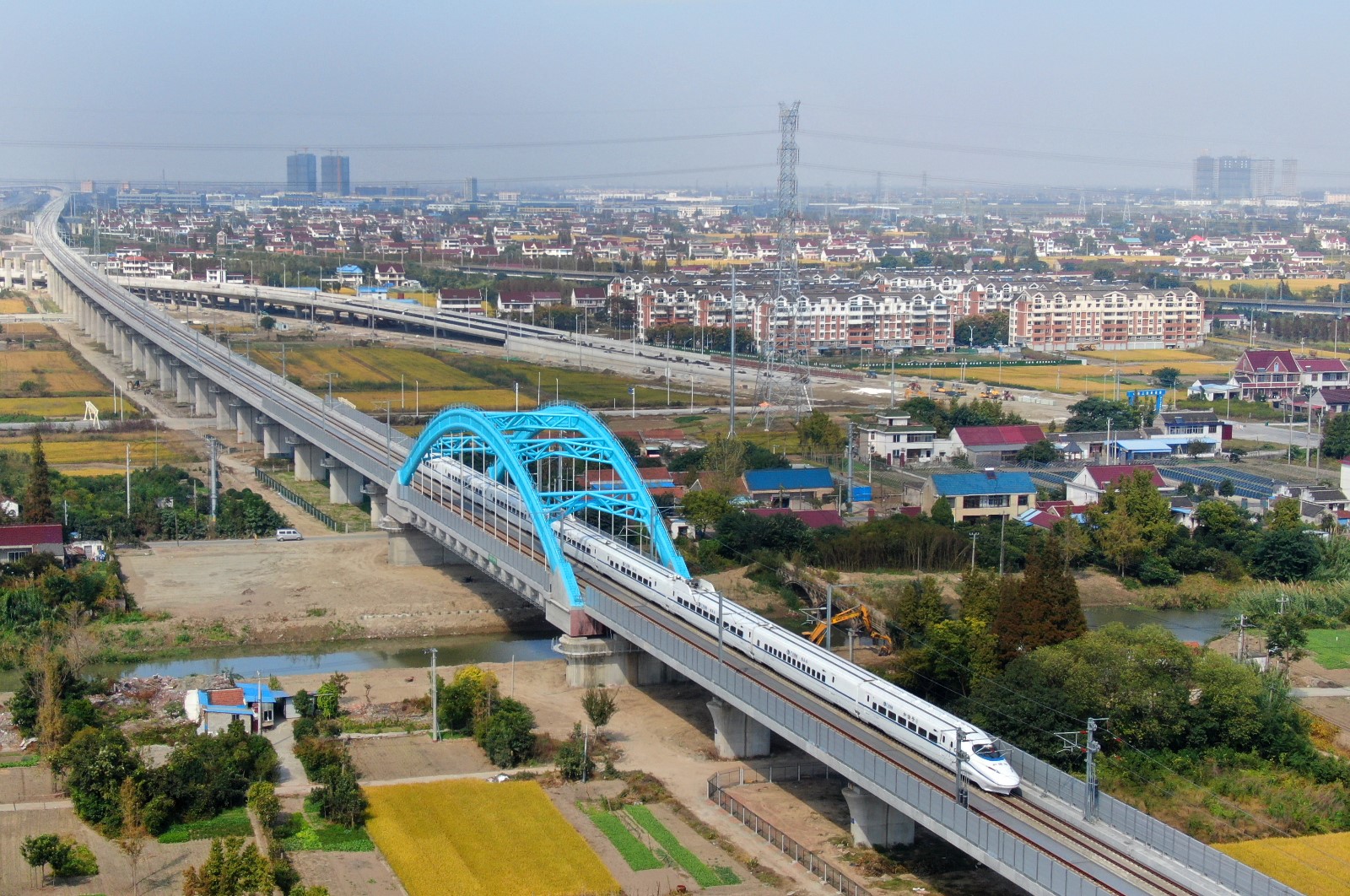  p>盐通高速铁路(yancheng-nantong high-speed railway),是一条连接 