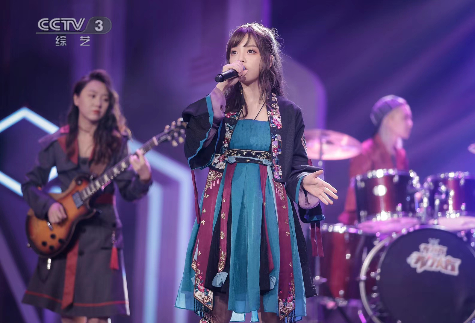  p data-id="2hwpl3kd4fv">梦天使女子乐队,中国内地国风摇滚女子乐队