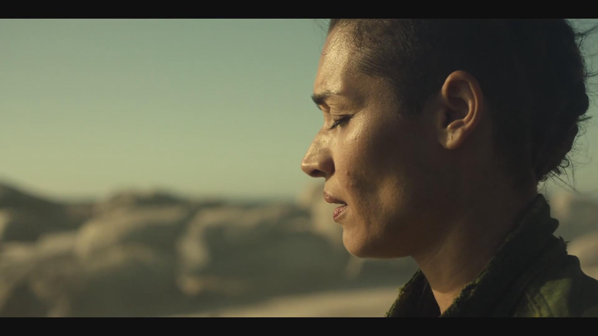 《异星灾变第二季》是由亚伦·格兹考斯基担任编剧的美剧,于2022年2月