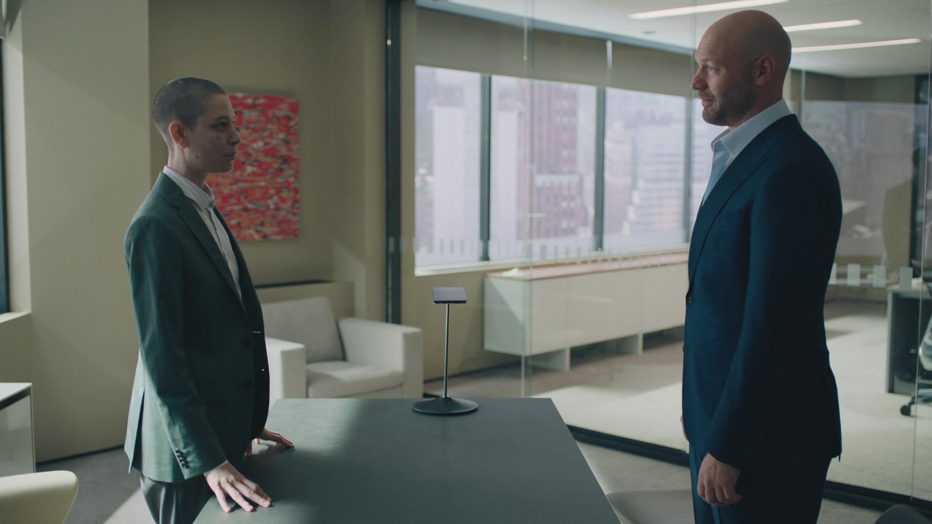 玛姬·丝弗,戴米恩·路易斯,蔡斯·凯利主演的剧情电视剧,该剧于2022