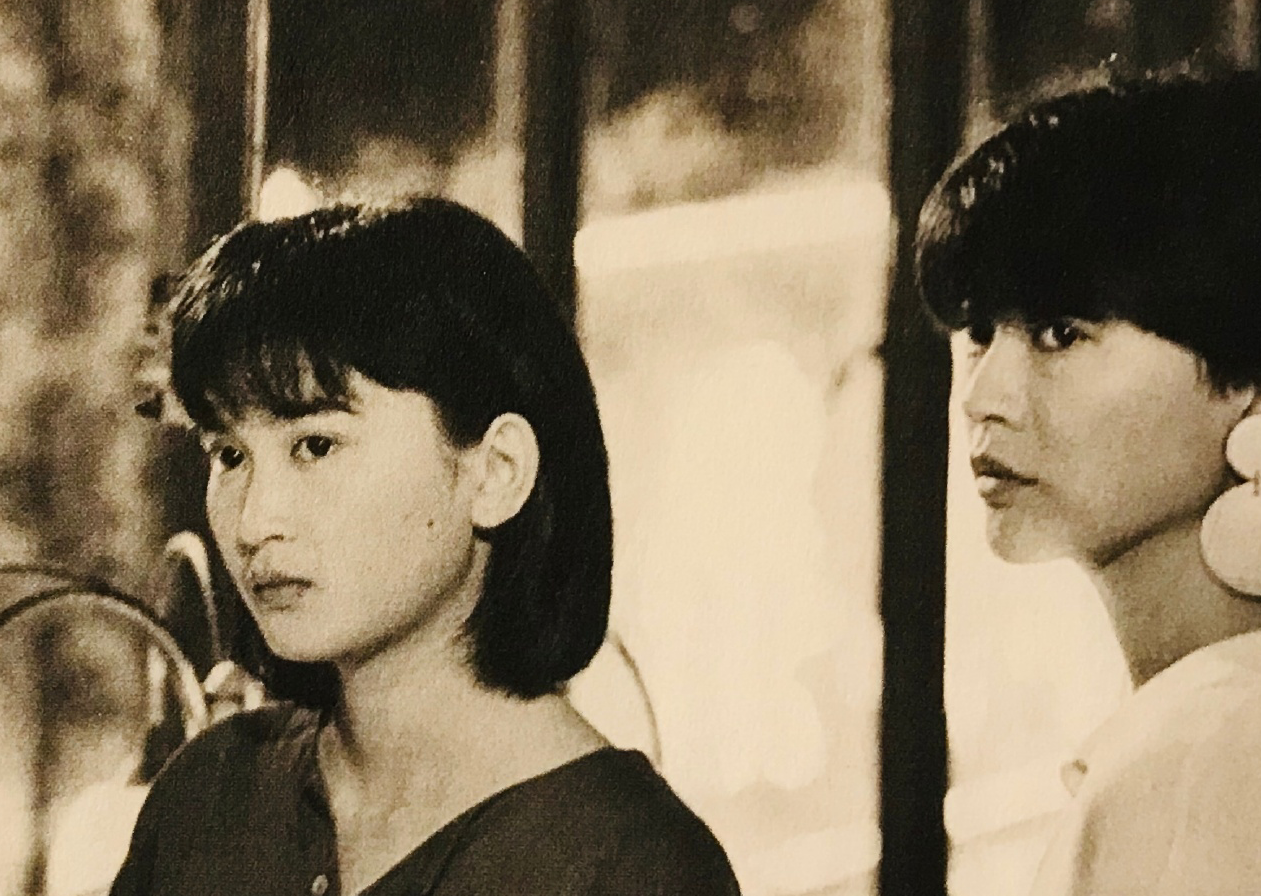  p data-id="go00cpph9r">《地下情》是由德宝电影公司出品, a target