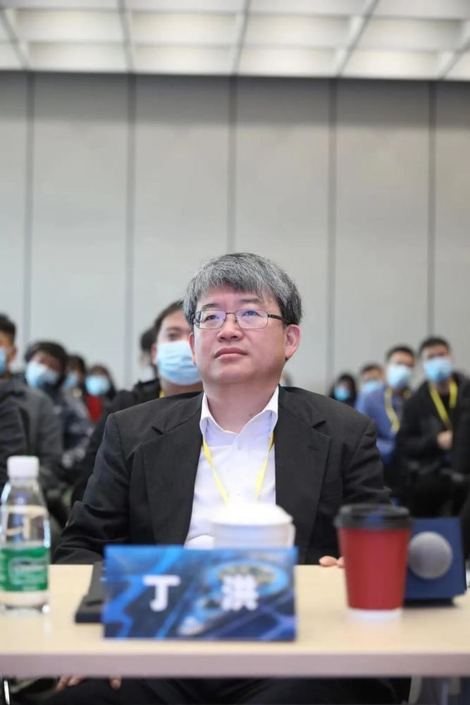 丁洪（中国科学院院士、凝聚态物理学家、李政道研究所副所长）_百度百科