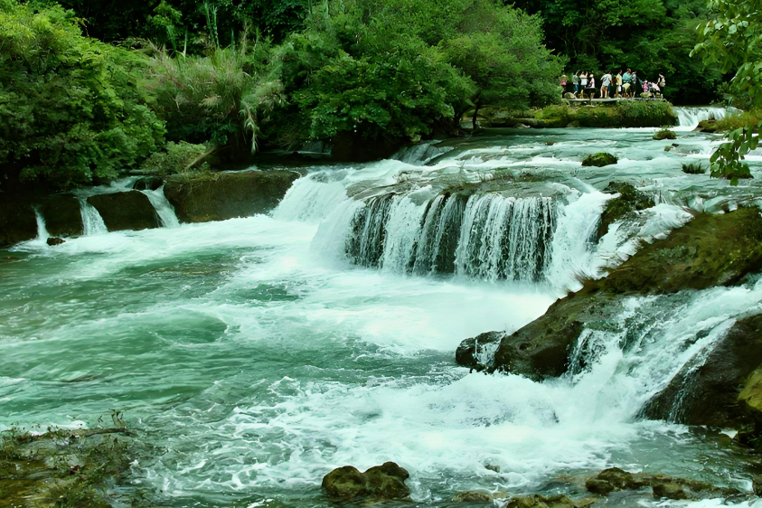 龙花洞旅游景区(响水河漂流)