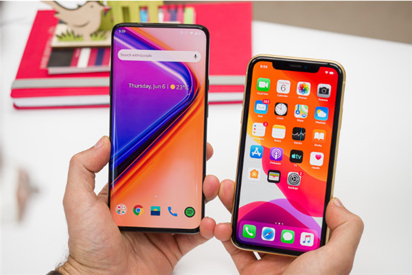 OnePlus 7 Pro全方位比拼iPhone XR：来看看哪一款更适合你？_百科TA说