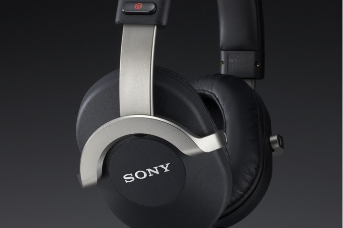  p>索尼z1000是索尼品牌下的一款头戴式耳机. /p>