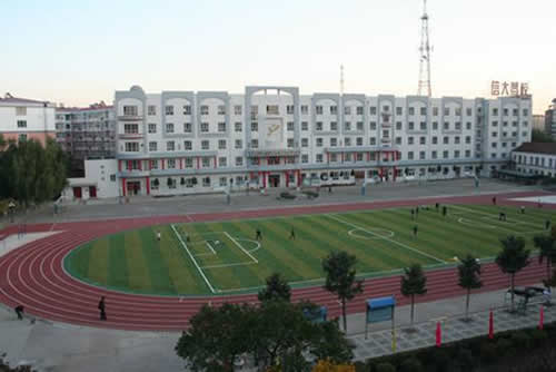  p>牡丹江市立新实验小学坐落在风景秀丽的牡丹江畔.