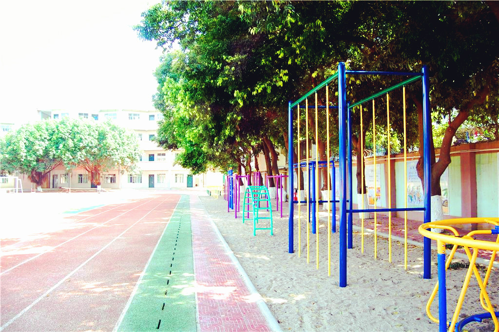  p> b> a href="#">广西北海市实验学校 /a> /b>(beihai experimental