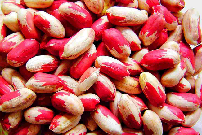  p>彩色花生,又称多彩花生.