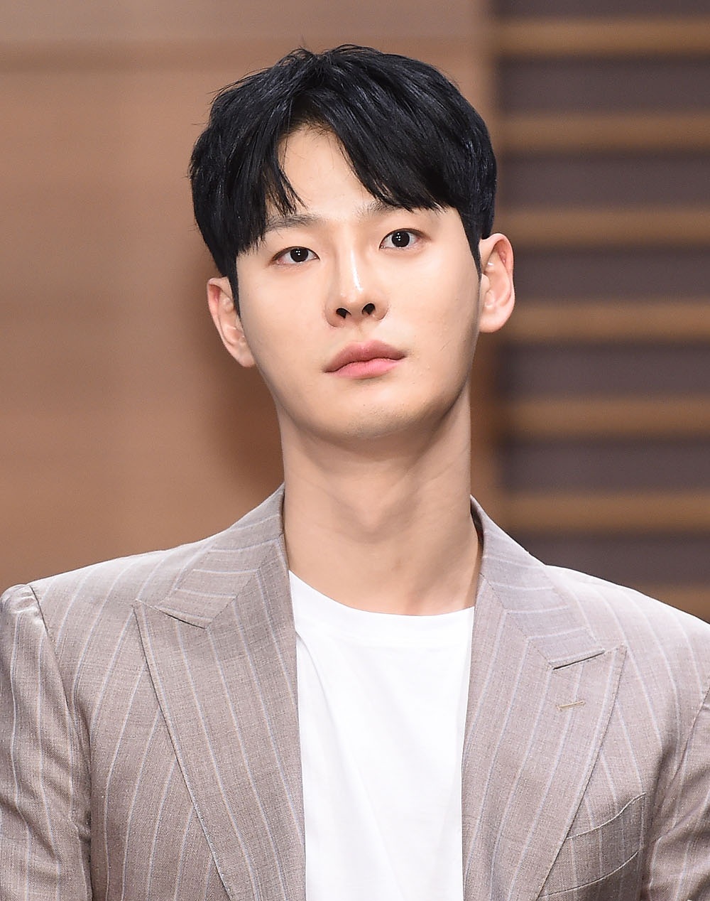 1992年7月15日~2019年12月3日),本名李载昊,出生于韩国京畿道高阳市