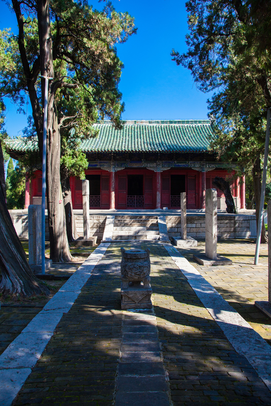 是祭祀周公的庙宇,位于山东省济宁市曲阜市鲁城街道周公庙居委