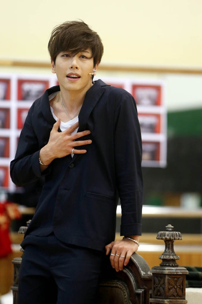  p>朴孝信(park hyo shin),韩国著名男歌手.