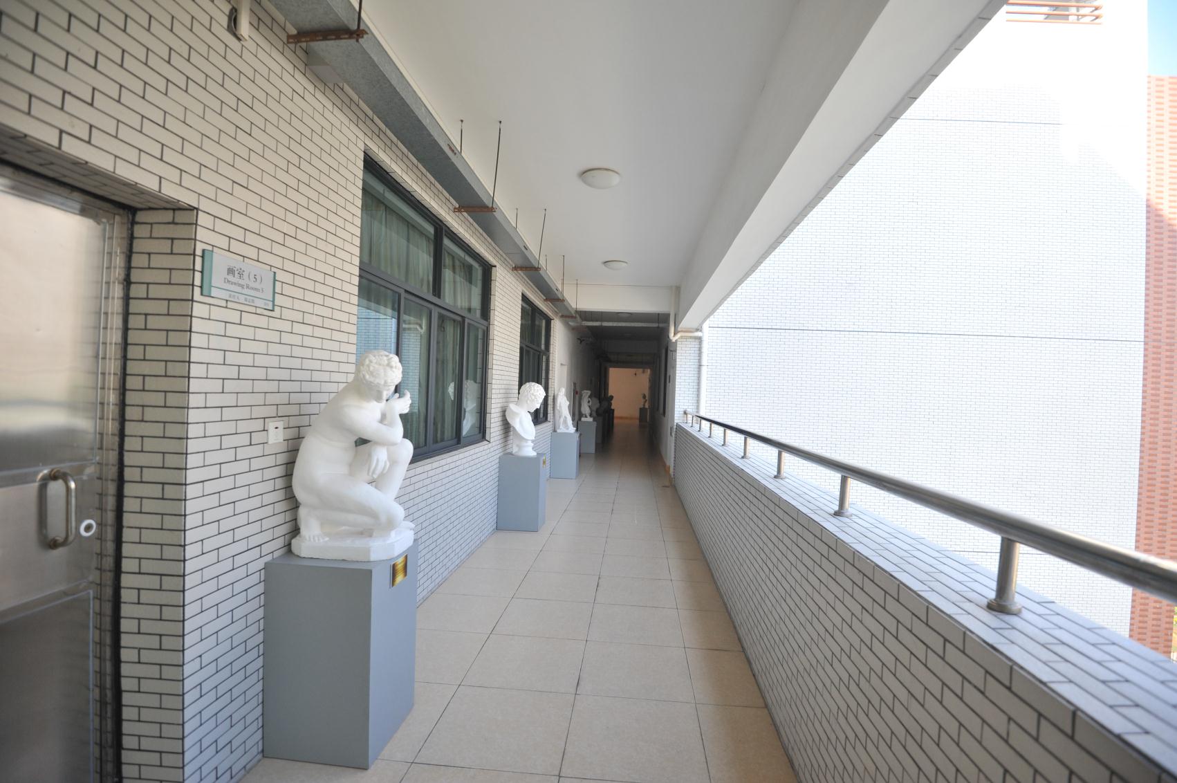  p>珠海市艺术高级中学创办于2012年,市教育局直属全日制公办普通高中