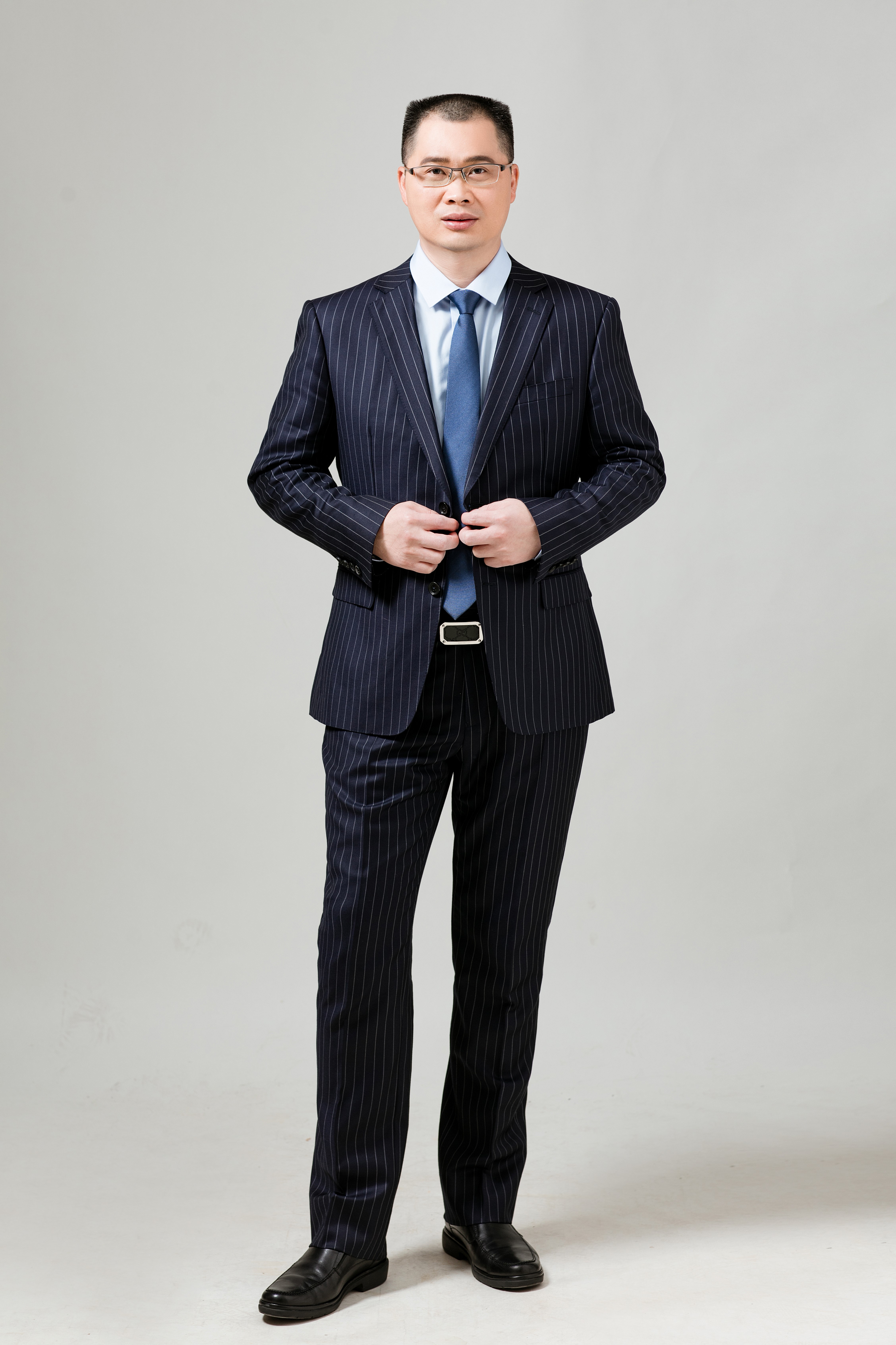 莫文科,男,现就职于<a target="