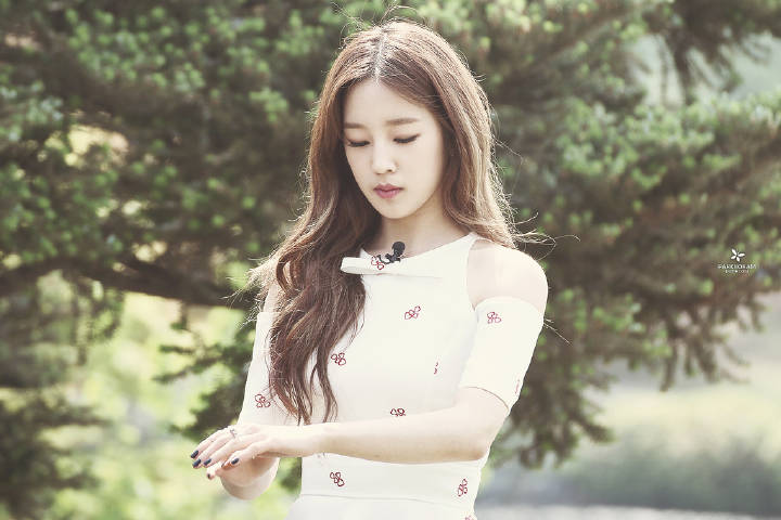  p>朴宝蓝(         ),1994年3月1日出生于韩国,韩国女歌手.