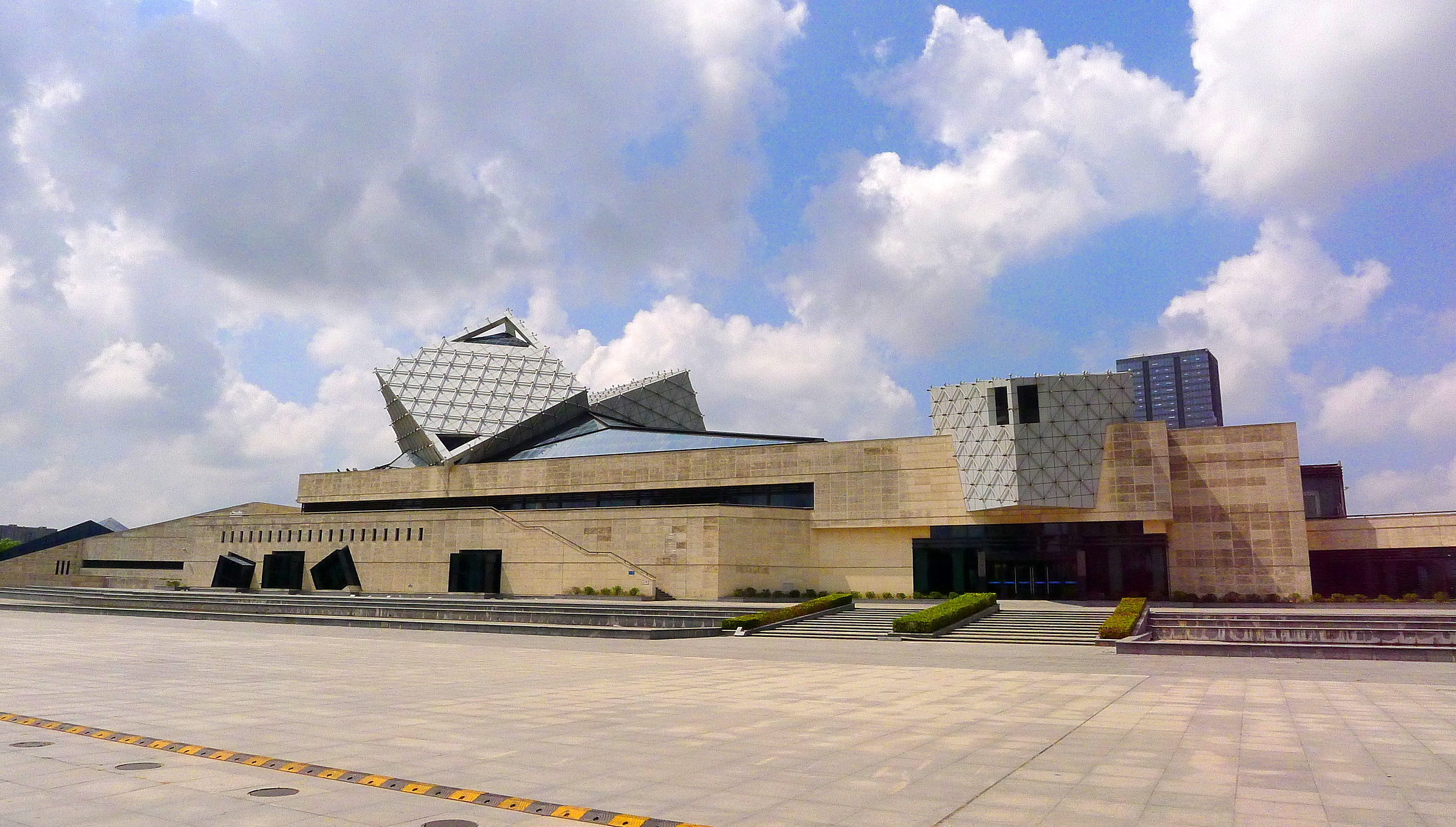  p>盐城中国海盐博物馆,于2006年1月23日经国务院批准命名,是全国唯一