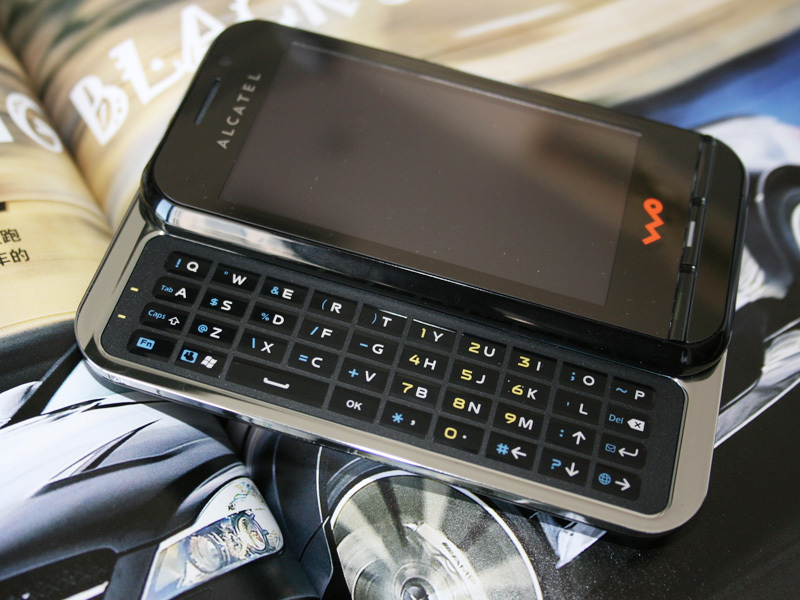  p>阿尔卡特ot-s988w,手机外形是侧滑盖,全键盘,外壳颜色是黑色. /p>