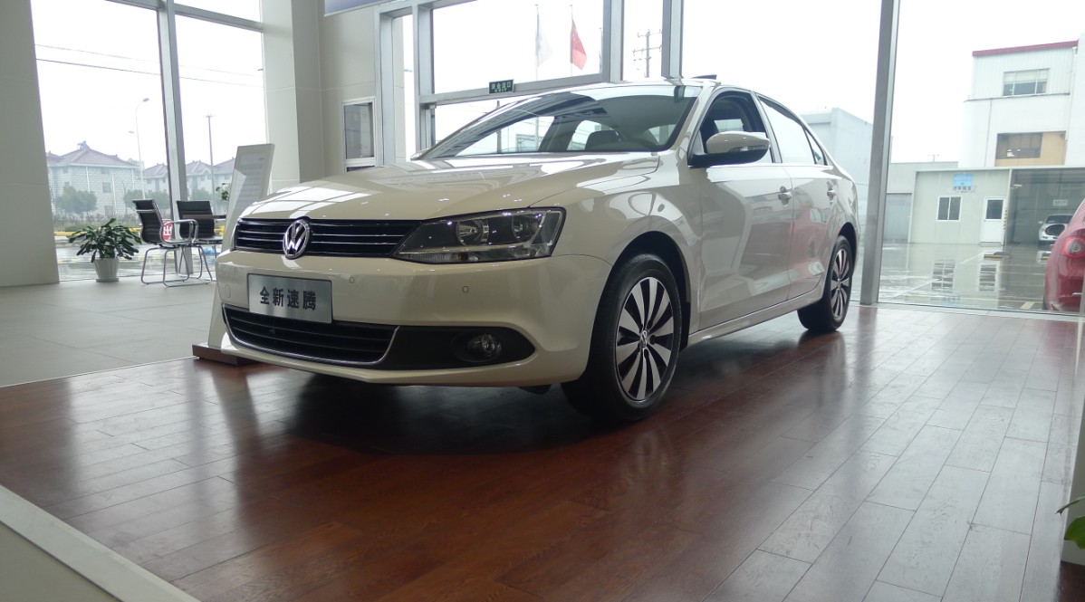  p>大众速腾自2006年上市以来,便以圆润的线条,动感的比例展现出德国