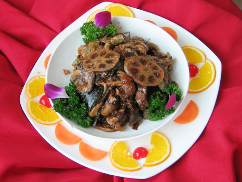  p data-id="gnwp6megfs">四四席是山东省博山地区的传统饮食习俗.