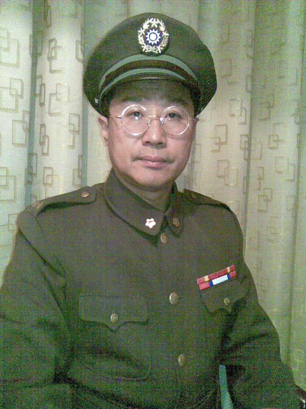  p>于雷,北京人,原沈阳军区文工团相声演员,现为专业影视演员.