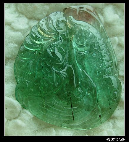  p>绿色碧玺也称为绿电气石(verdelite),碧玺又称为电气石,英文名称