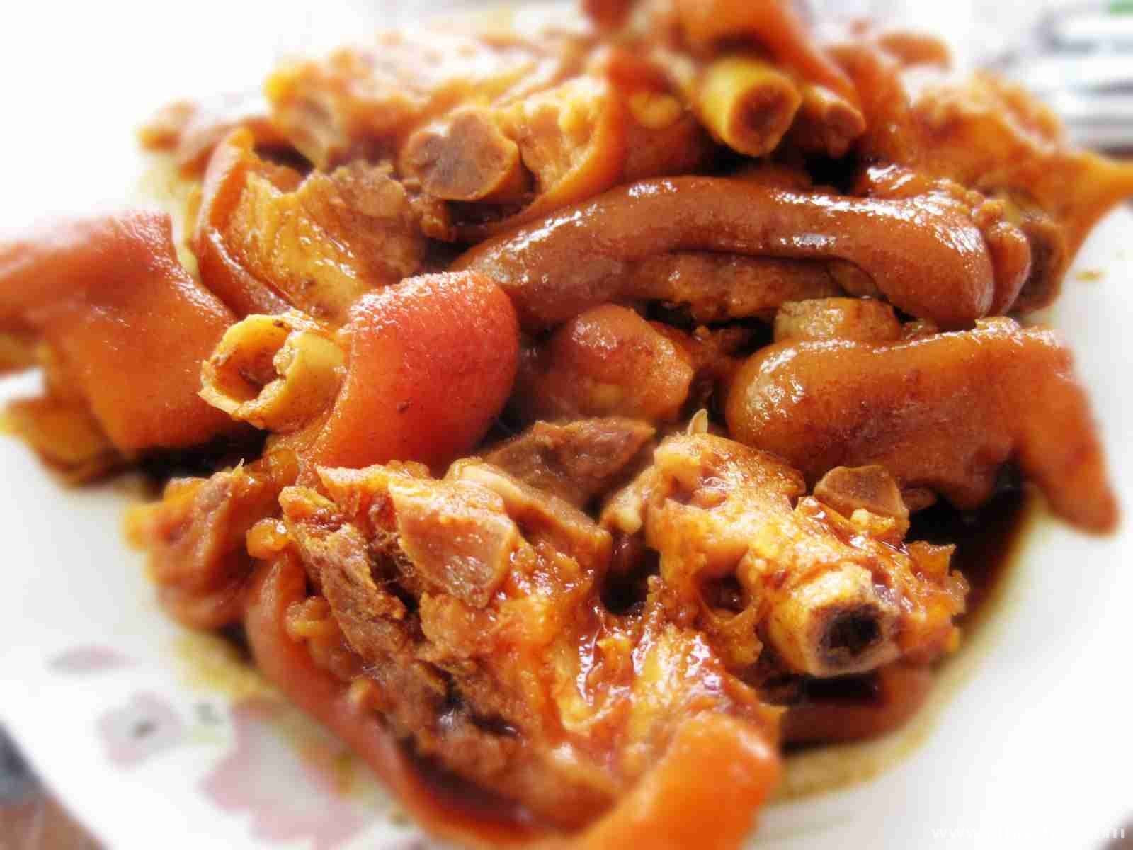  p data-id="go0mtkf4h4">红烧猪手,是一道广东省的传统名菜,属于粤菜