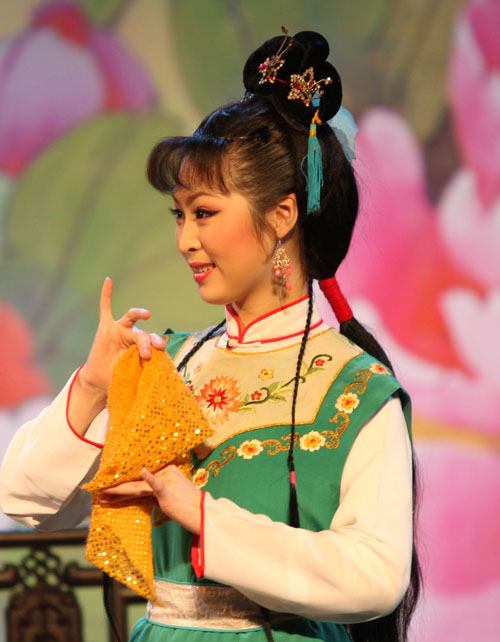 安庆市怀宁县人,国家一级演员,1996年考入安徽黄梅戏学校戏曲表演专业