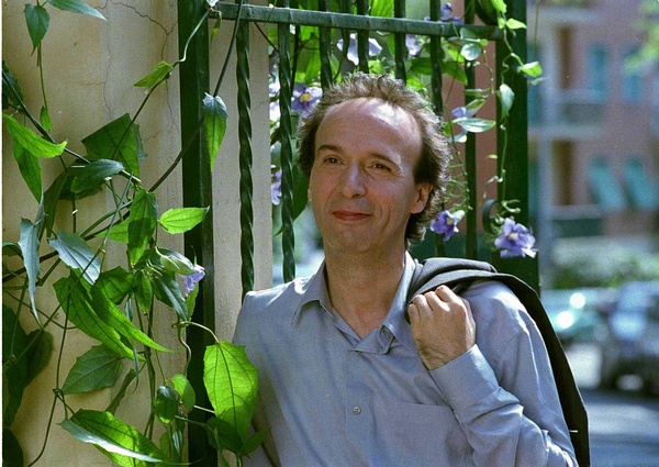 《爱你如诗美丽》是 a target="_blank" href="/item/罗伯托·贝尼尼