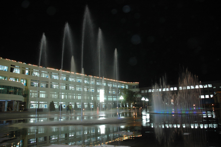 内蒙古奋斗中学