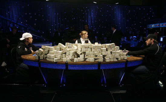  p>德克萨斯扑克全称texas holdem poker,中文简称德州扑克.