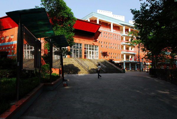  p>西南大学 a href="#">育才学院 /a>成立于2000年5月,由西南大学与