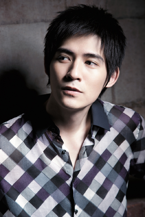 1981年6月9日出生于台湾省宜兰县,中国台湾影视男演员,流行乐歌手, 