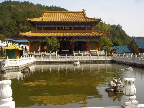  p data-id="gnwnj9rd5v">西隐禅寺,位于浙江省宁波市余姚市辖镇大隐