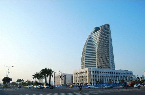 ">海航大厦 /a>是中国唯一五星航空——海南航空集团总部办公楼,位于