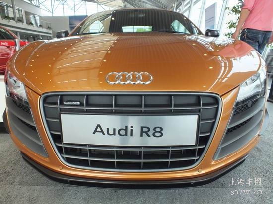 奥迪r8