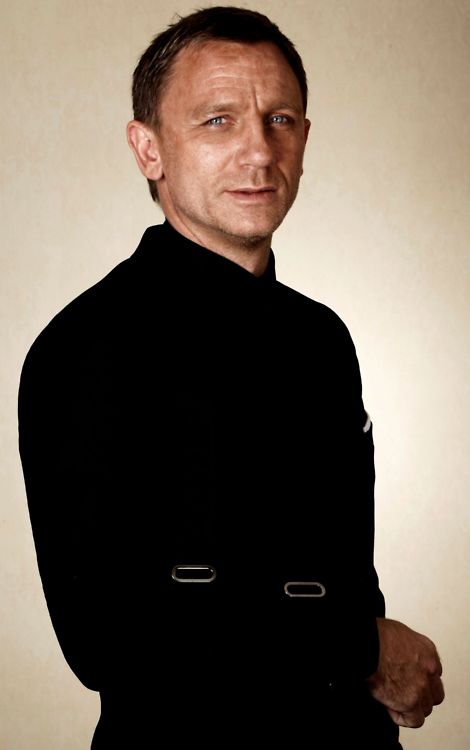  p>丹尼尔·克雷格(daniel craig),1968年3月2日出生于英国英格兰柴郡