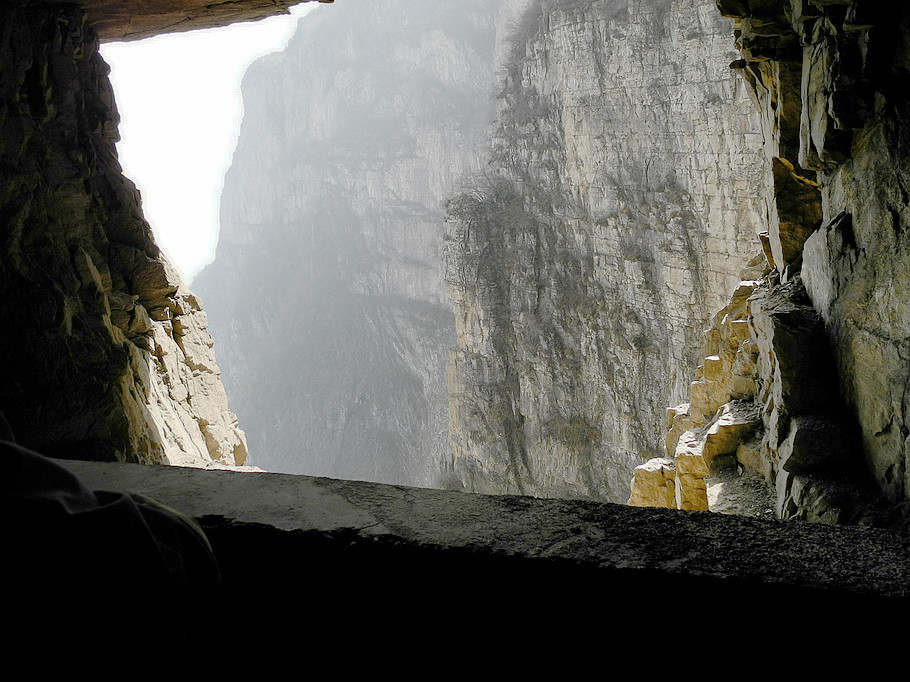 太行山崖壁公路